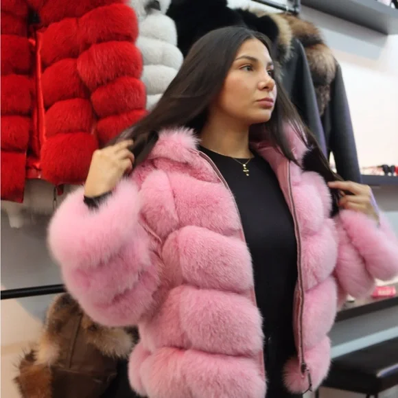 Cleo - Picture 2 of 3